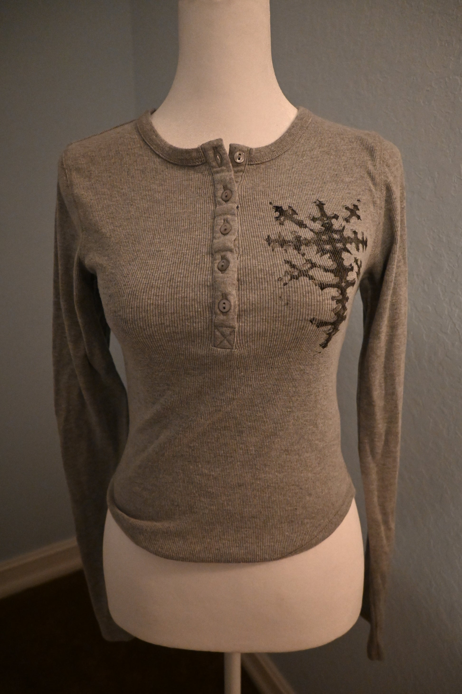Up-Cycled Grey Cross Shirt 𔕛 WS